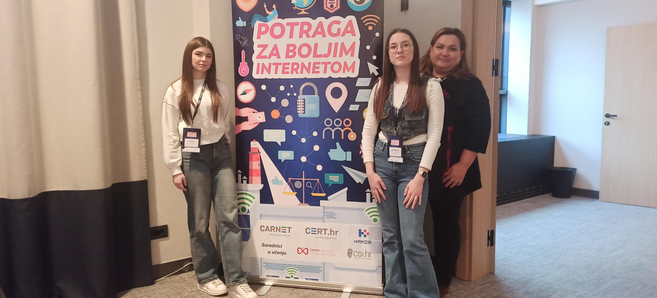 Učenice na konferenciji o sigurnosti na internetu