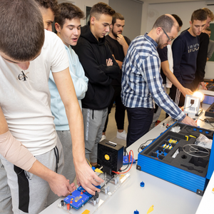 Korijeni u tradiciji, pogled u budućnost