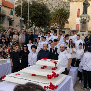 Korijeni u tradiciji, pogled u budućnost