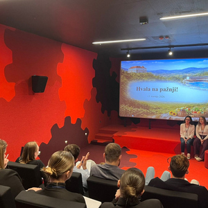 Učenici dvaju istoimenih škola na istom zadatku 