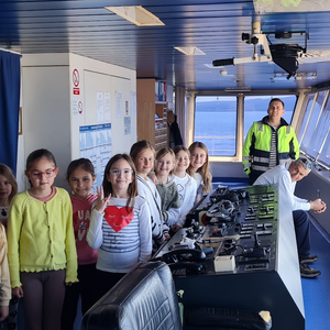 TEMA BROJA - Uloga knjižničara u kulturnoj i javnoj djelatnosti odgojno-obrazovnih ustanova 