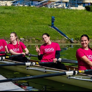 Izdvajamo se ponudom stranih jezika i sportskih aktivnosti