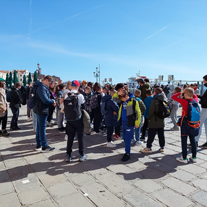 TEMA BROJA  Kako se škole nose s rastom broja djece iz drugih država