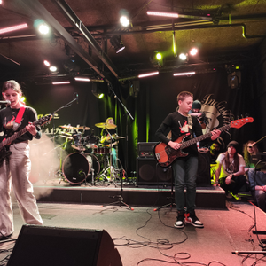 Čak 22 školska benda nastupila u Vintage Baru