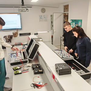 Korijeni u tradiciji, pogled u budućnost