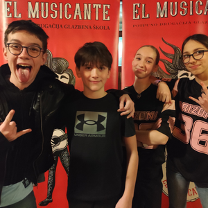 Čak 22 školska benda nastupila u Vintage Baru