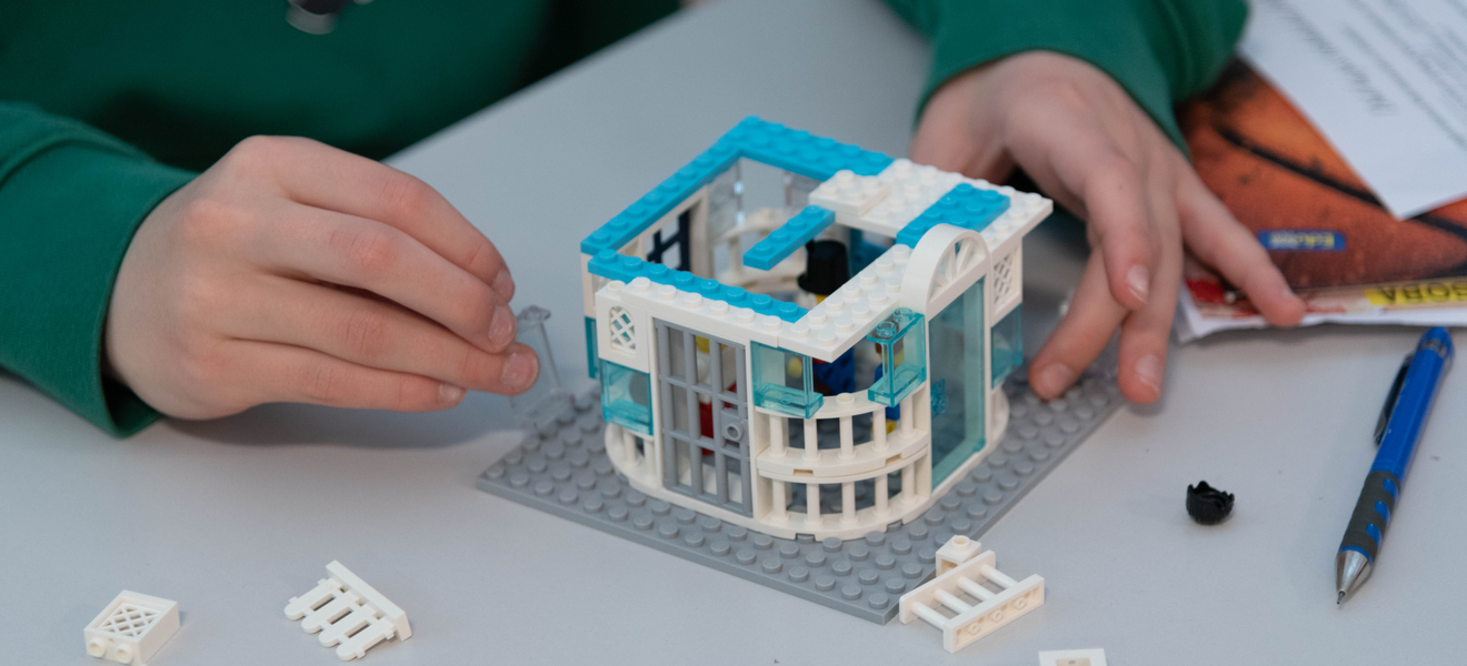 Lego lektira – kockicu po kockicu, gradimo priču