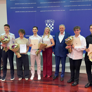 Nagrađeni najbolji maturanti generacije 2025./26.


