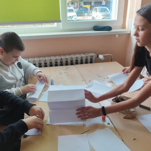 TEMA BROJA - Uloga knjižničara u kulturnoj i javnoj djelatnosti odgojno-obrazovnih ustanova 