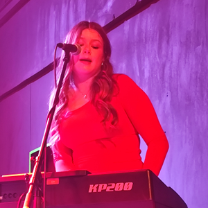 Čak 22 školska benda nastupila u Vintage Baru