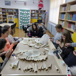 Tema broja - Po kojim kriterijima vlast dijeli nekretnine u državnom vlasništvu