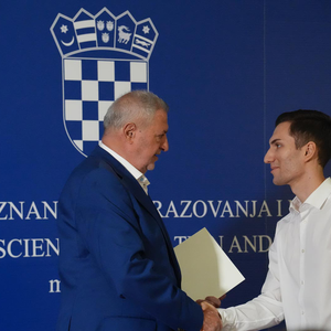 Nagrađeni najbolji maturanti generacije 2025./26.

