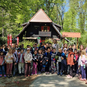 TEMA BROJA - KAKO KRIZNE SITUACIJE UTJEČU NA ŠKOLE 