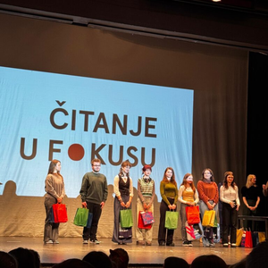 Treba li svaka škola imati psihologa i tko je odgovoran ako ga nema?