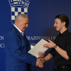 Nagrađeni najbolji maturanti generacije 2025./26.

