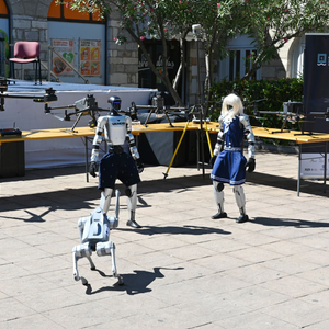 Pažnju najmlađih privukao robotski pas